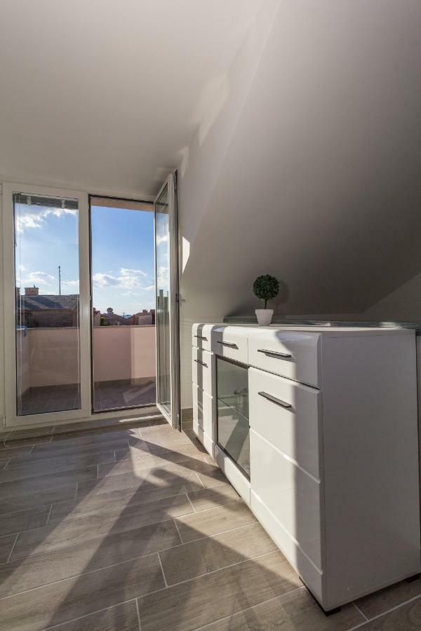 New Apartment Joly Sea View ビオグラード・ナ・モル エクステリア 写真