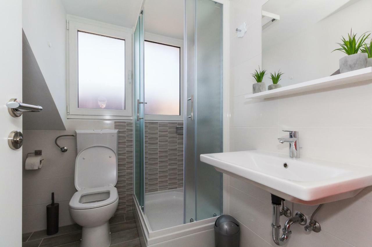 New Apartment Joly Sea View ビオグラード・ナ・モル エクステリア 写真